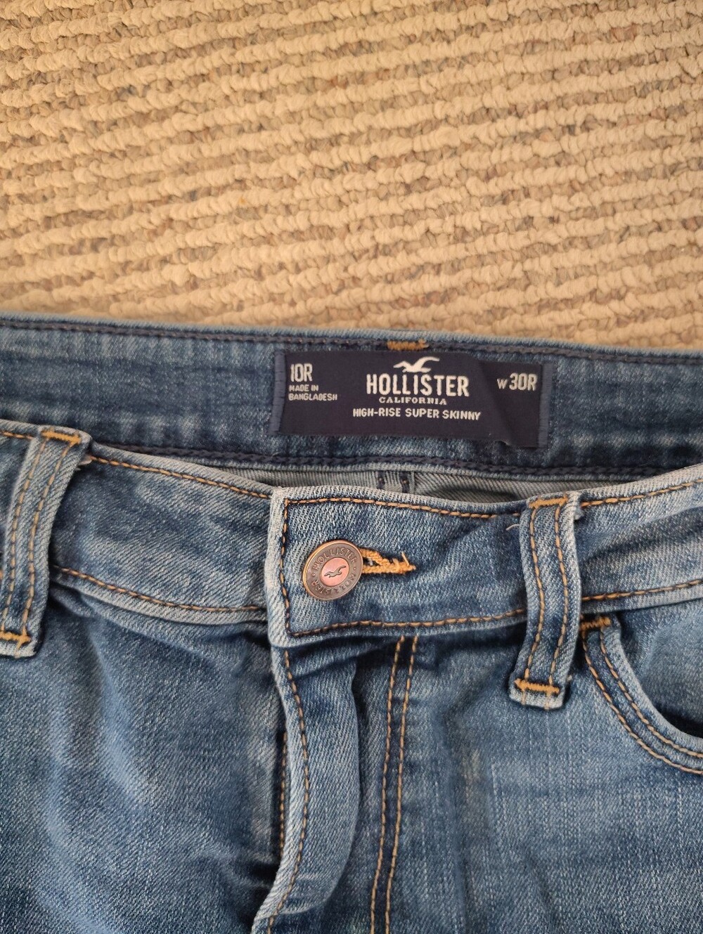 Hollister Women's Medium Blue Skinny Jeans - Picture 2 of 4
